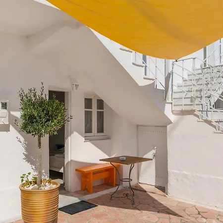 Lagoudera Apartment