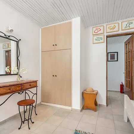 Apartment Lagoudera *